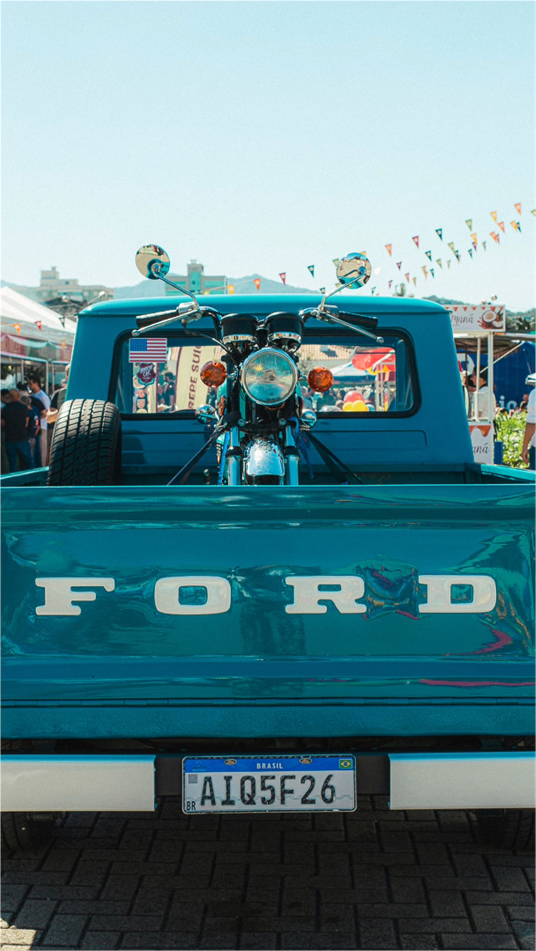 Fotografia autoral — Ford Azul